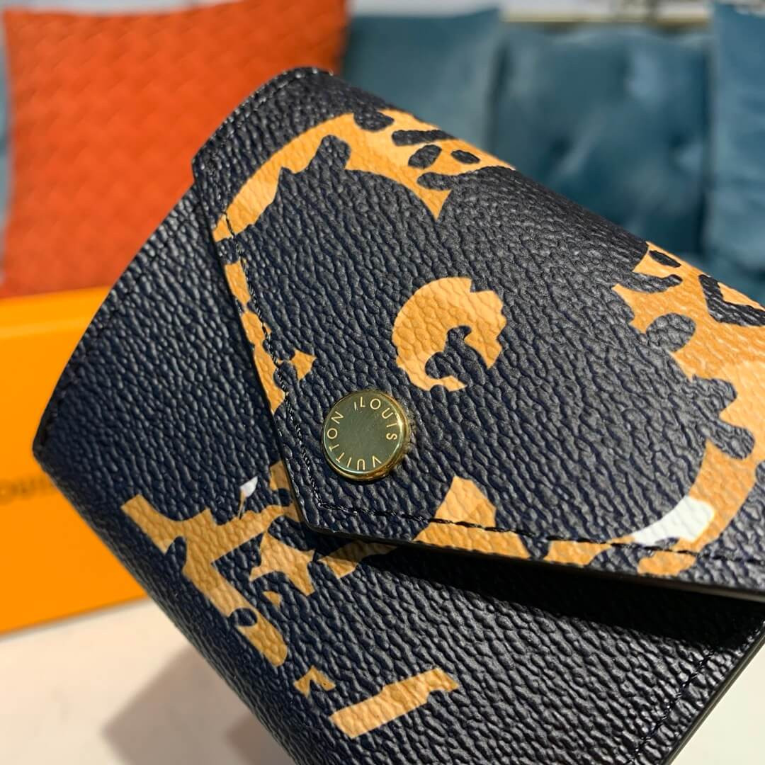 Louis Vuitton Monogram Giant Jungle Zoe Wallet M62933