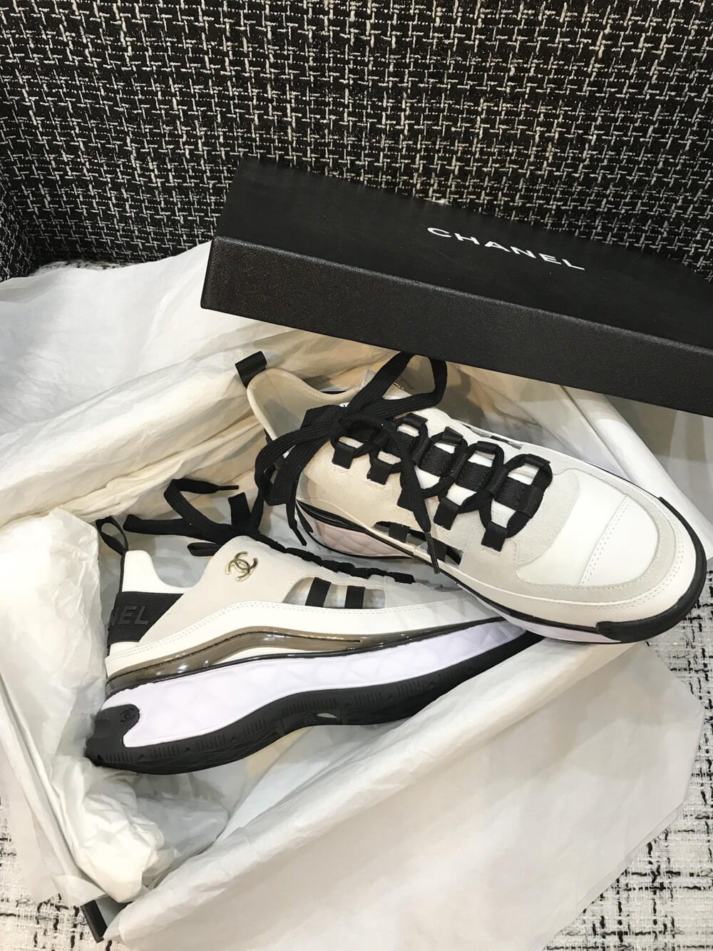 Chanel Velve Calfskin Sneakers G35617