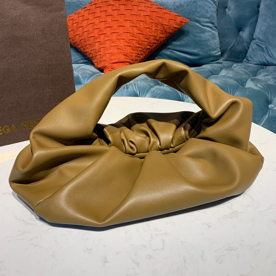 Bottega Veneta The Shoulder Pouch Small Leather Bag 610524