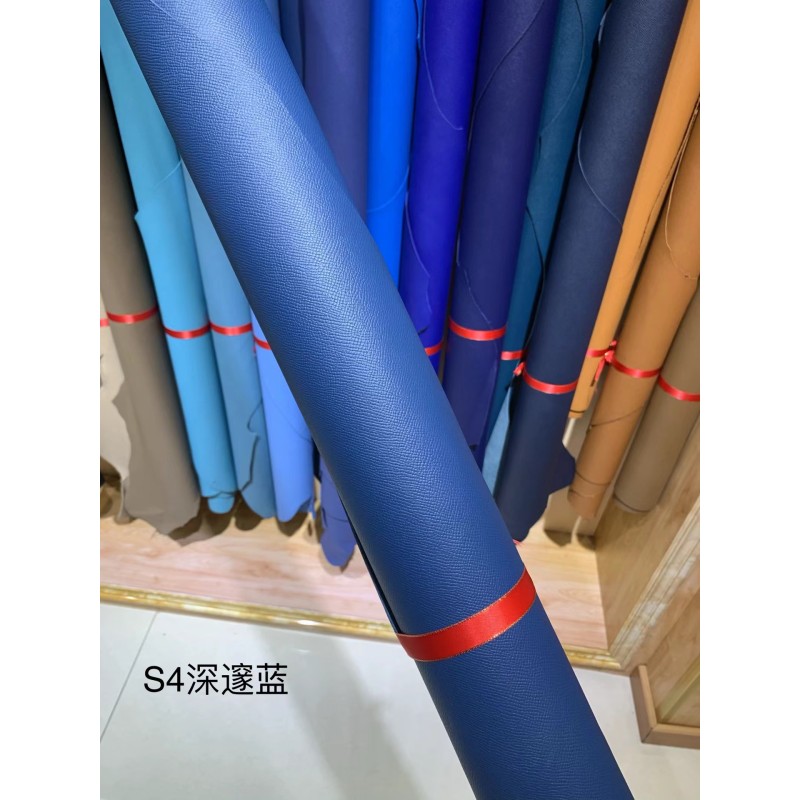 Hermes makes exclusive leather Togo calfskin: blue line