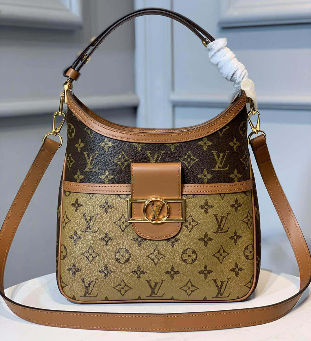 Louis Vuitton Hobo Dauphine PM M45194