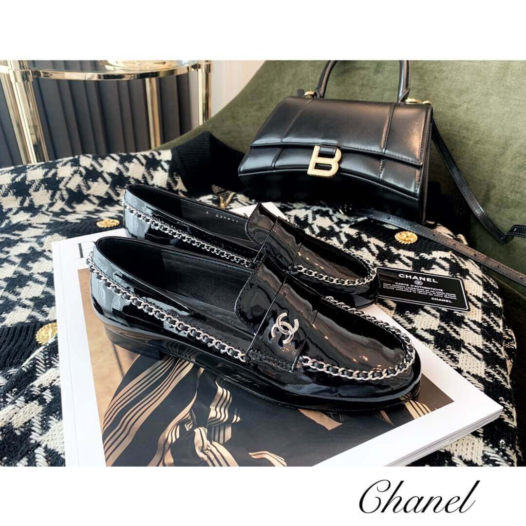 Chanel Patent Leather Chain Loafers G35631