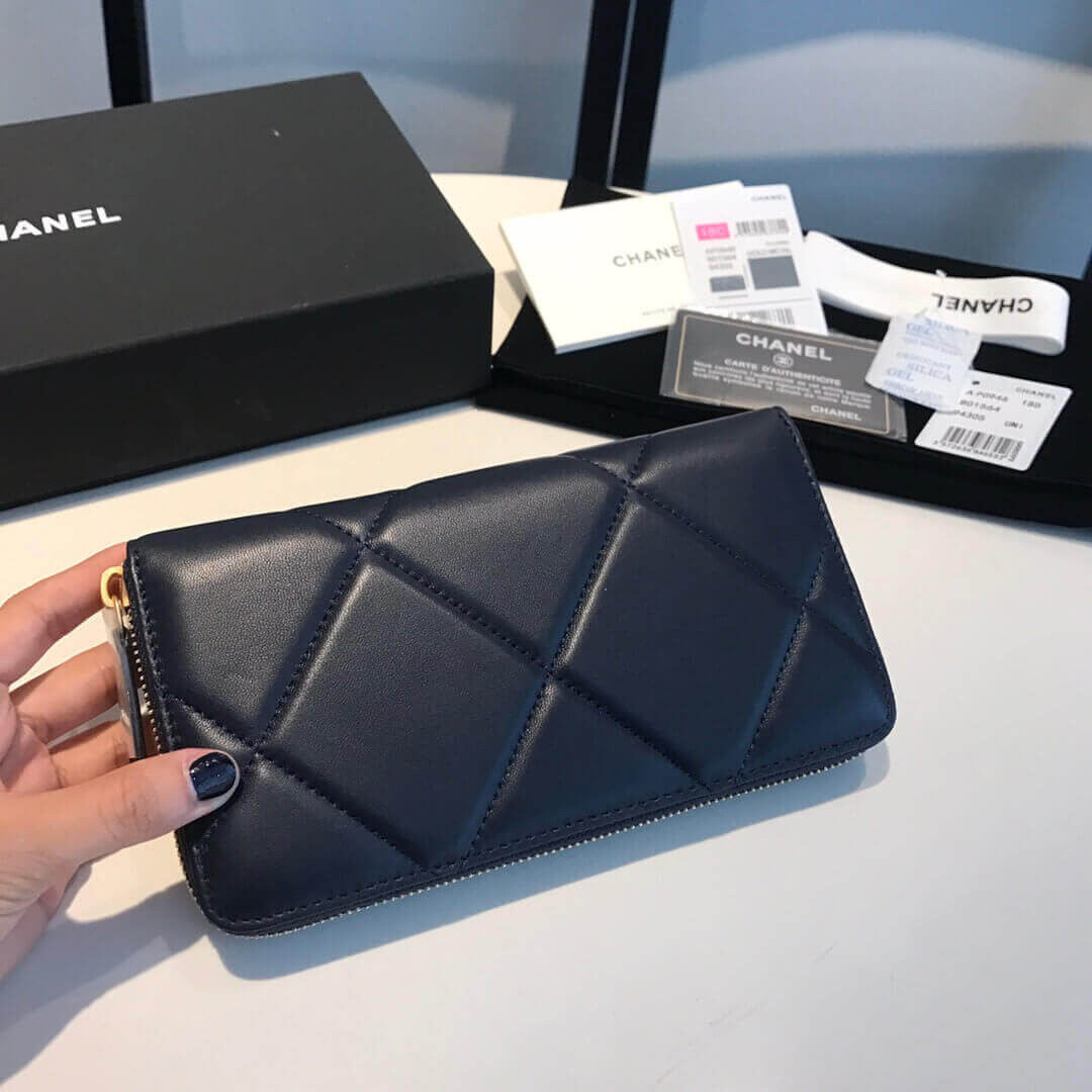 Chanel 19 Long Zipped Wallet AP0946