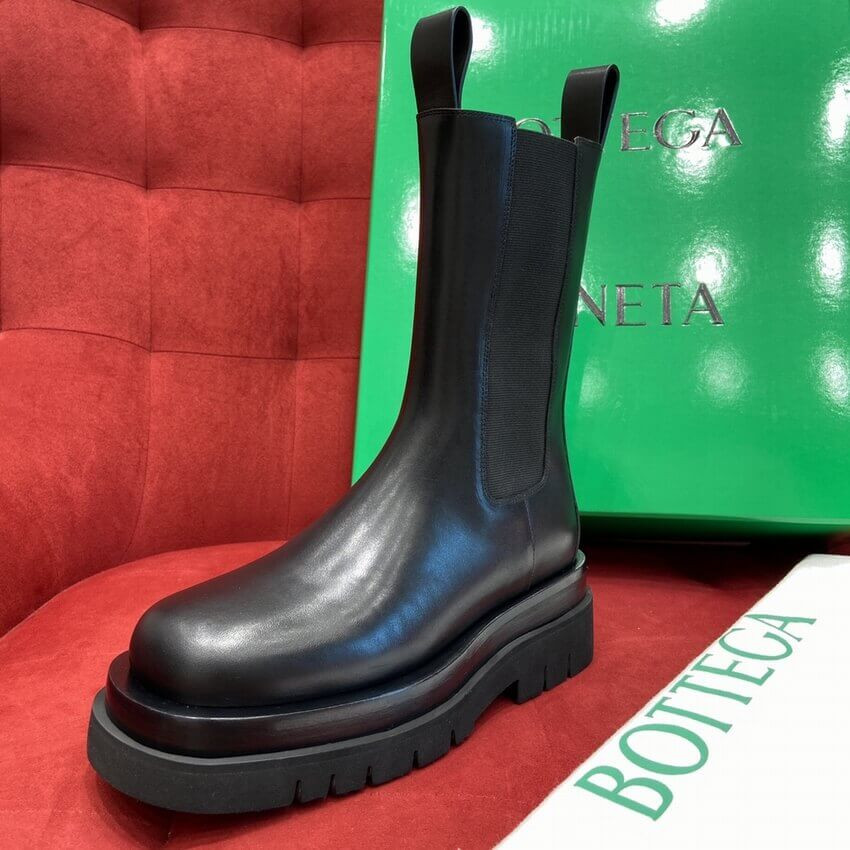 Bottega Veneta Black Lug Boots in Calfskin 592045