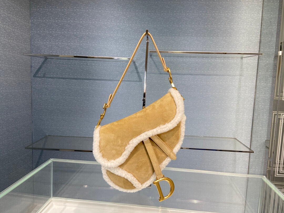 Christian Dior Saddle Bag in Camel-Colored Shearling M0446