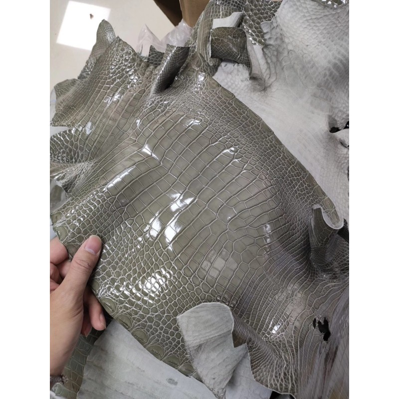 Hermes makes exclusive leather glossy American alligator: Turtle gray