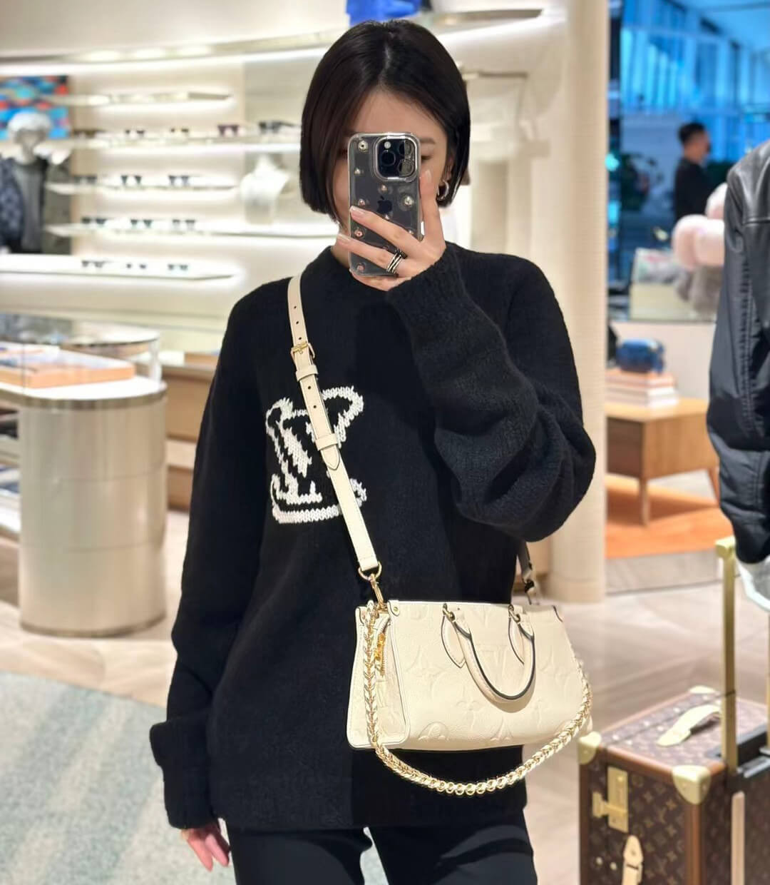 Louis Vuitton Grained Cowhide Leather OnTheGo East West Bag M23698 M23640