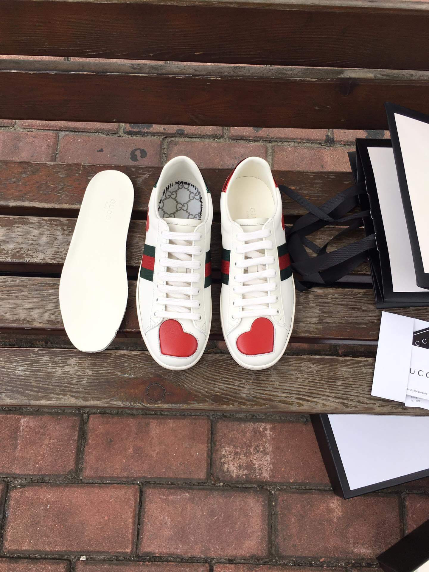 Gucci Ace Heart Embroidered Sneaker 435638