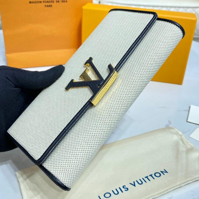 Louis Vuitton Capucines Wallet M81305