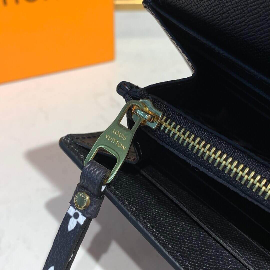 Louis Vuitton Monogram Giant Sarah Wallet M67875