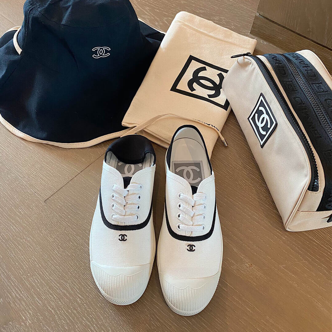 Chanel Vintage Lace-Ups G36143