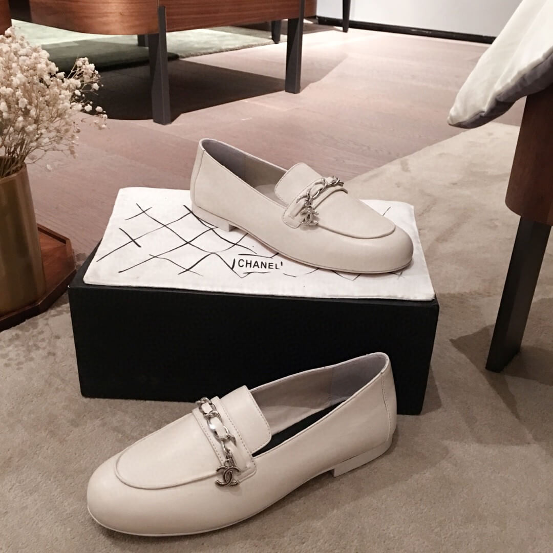 Chanel Chain Logo Lambskin Leather Loafers G403471