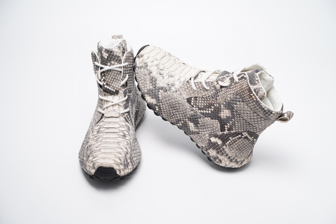 Handcrafted Luxury Private Customization High-Quality South African Python Leather Designer-inspired Sneakers.
