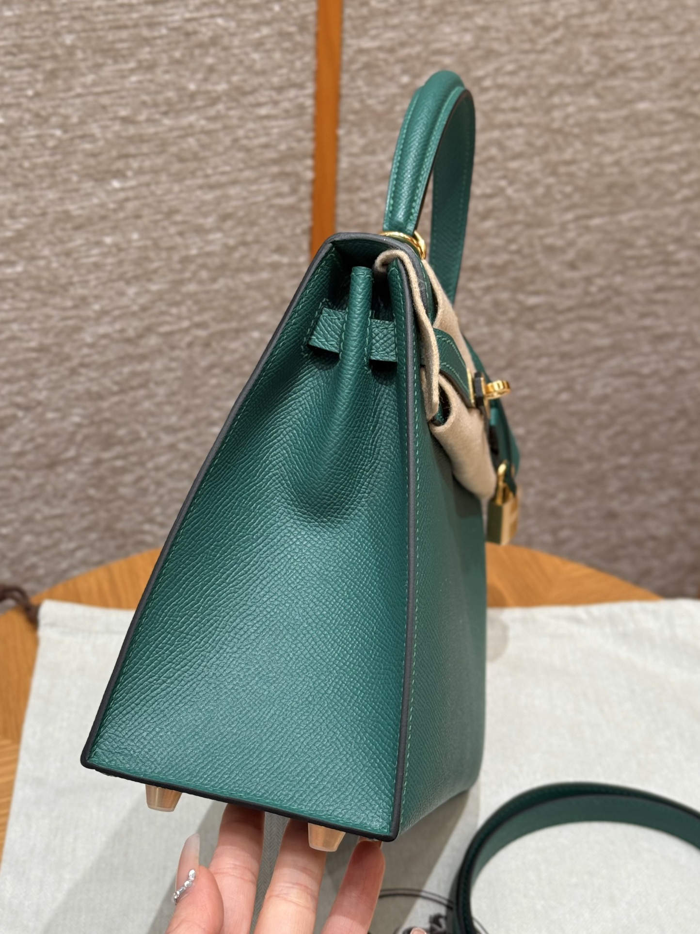 Hermès Kelly Handbag in  Peacock Green Epsom Cowhide Leather, Purely Handcrafted, High-End Customization Edition