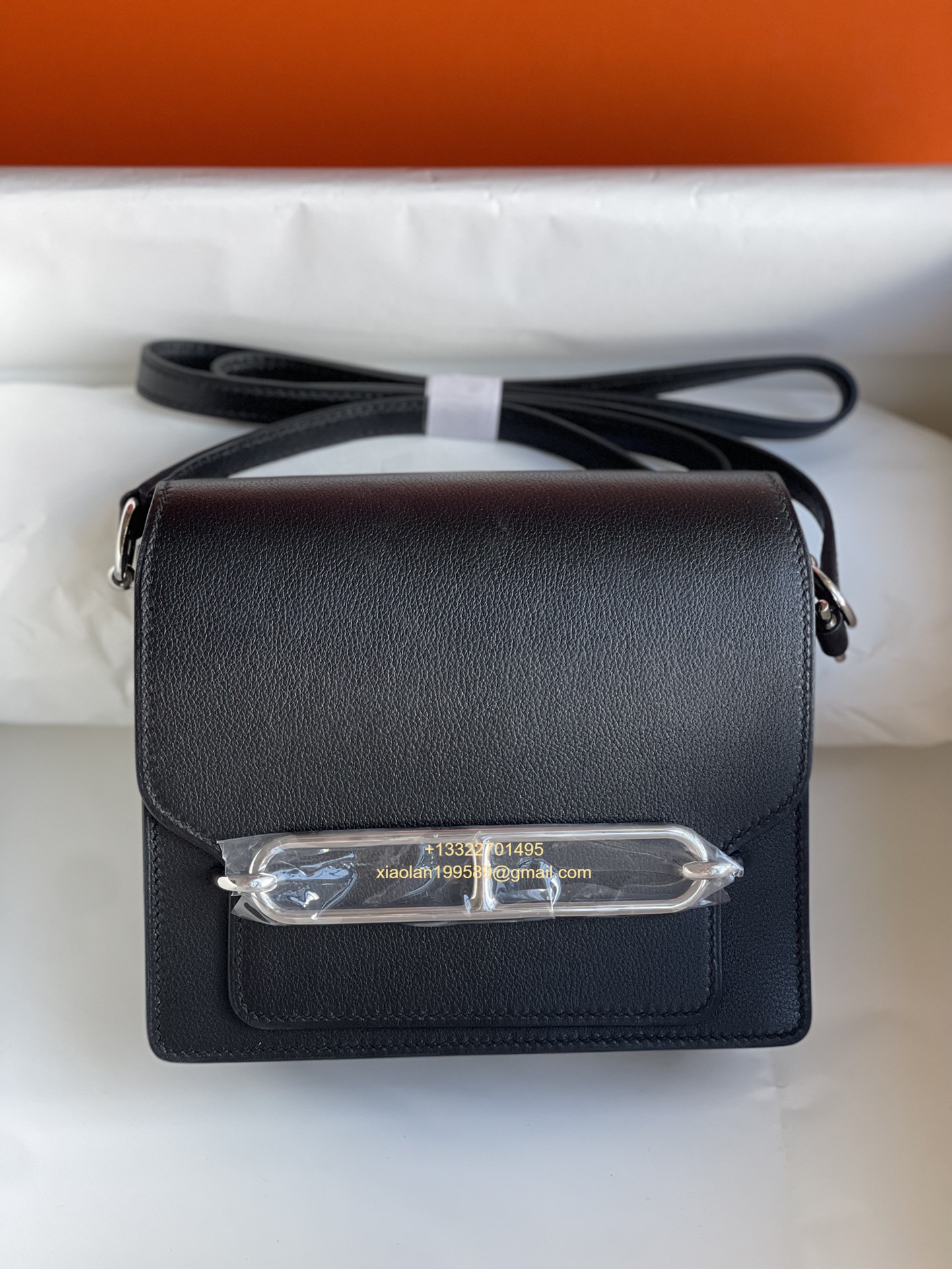 Hermès Roulis 18/23 Shoulder Bag in Evercolor Leather, Hand-stitched with Beeswax Thread. Color: Black.