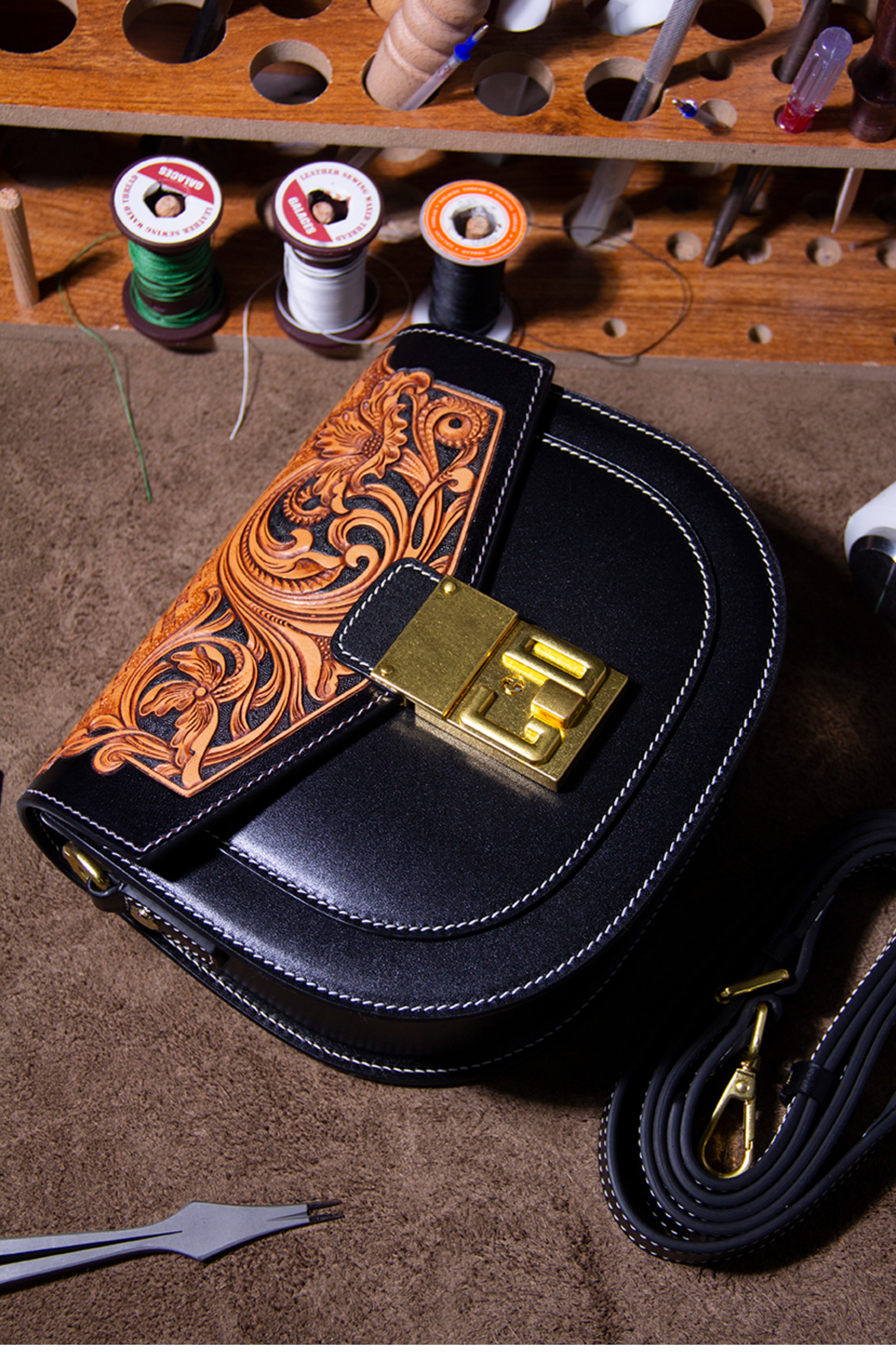Handcrafted Custom Genuine Full-Grain Leather Saddle Bag, Heavy-Duty Leather Carving, Vintage Women's Crossbody and Shoulder Bag