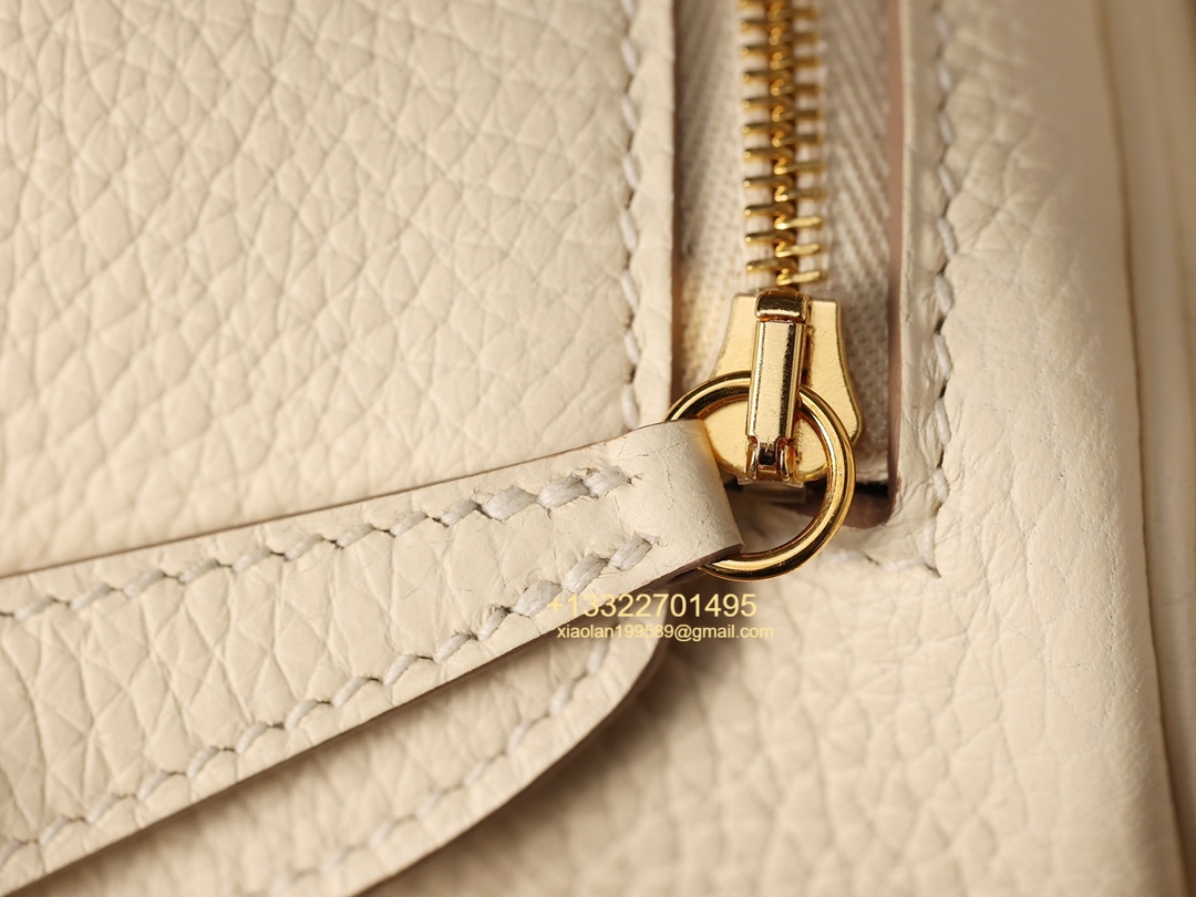 Hermès Lindy Mini 19cm in Milkshake White, crafted with Hermès' exclusive Clemence leather, purely handcrafted, high-end customization edition.