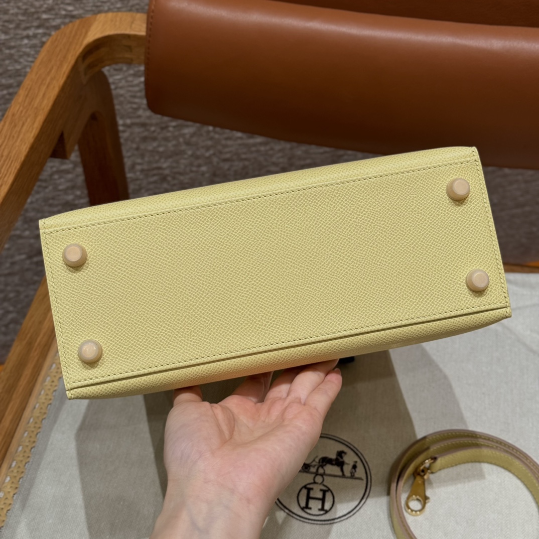 Hermès Kelly Handbag in Chick Yellow  Epsom Cowhide Leather, Purely Handcrafted, High-End Customization Edition