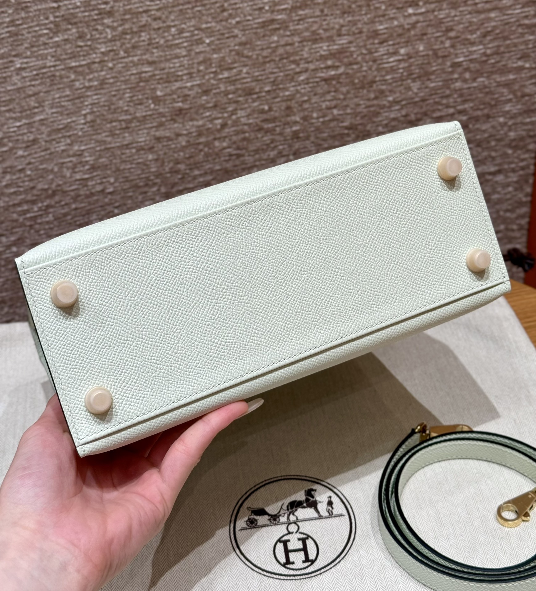 Hermès Kelly Handbag in Vert Fizz  Epsom Cowhide Leather, Purely Handcrafted, High-End Customization Edition