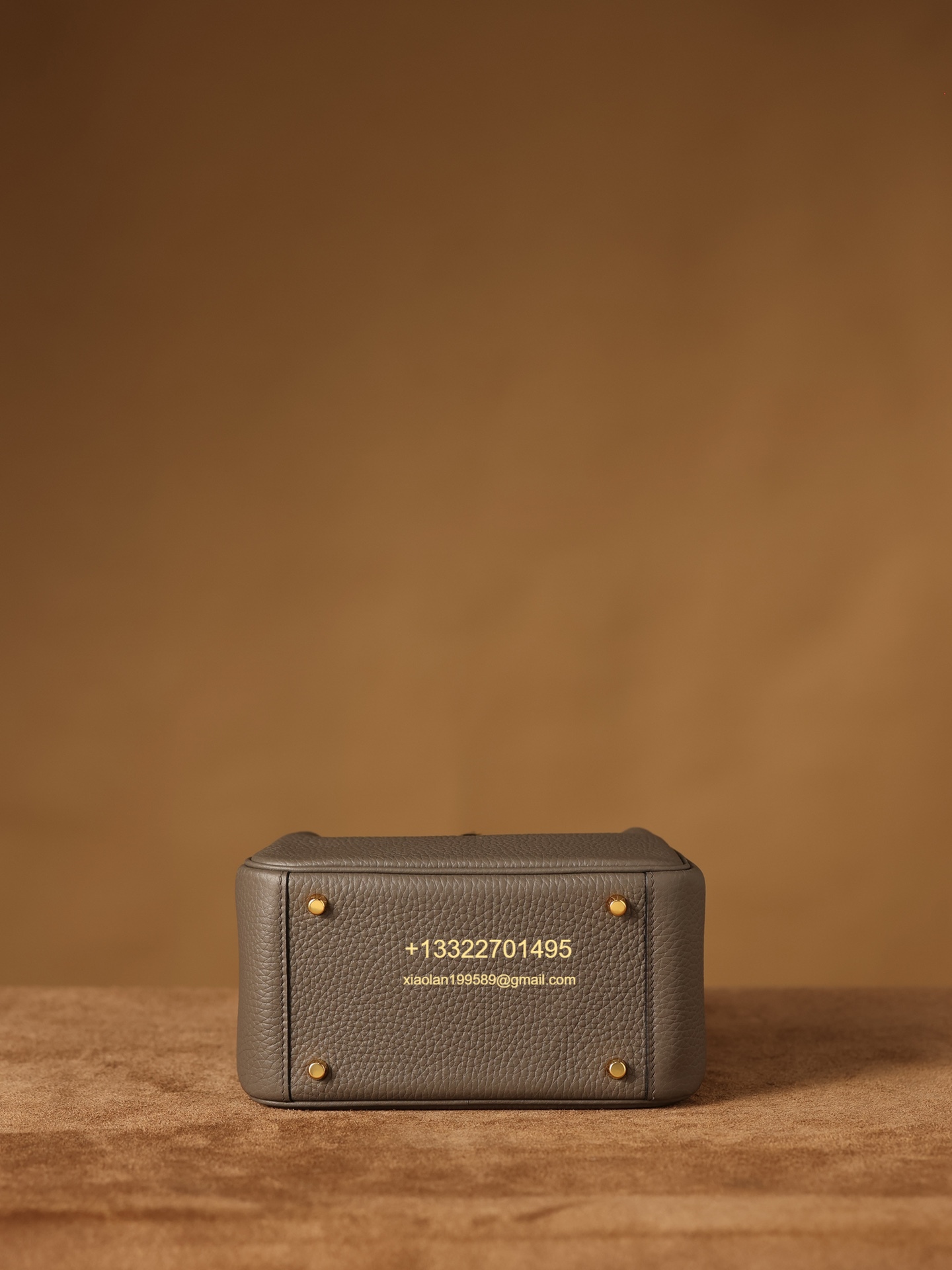 Hermès Lindy Mini 19cm in Pewter Grey, crafted with Hermès' exclusive Clemence leather, purely handcrafted, high-end customization edition.