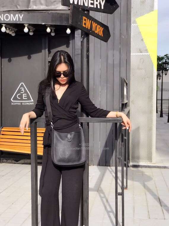 Hermès Evelyne Bag in Clemence Leather, Premium Handcrafted Customization – Biscuit.