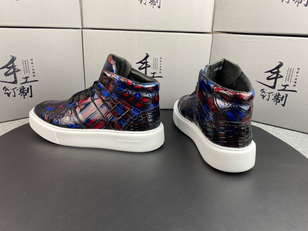 Handcrafted Luxury Private Customization High-Quality Crocodile Leather Shoes, available for customization in various colors and sizes.