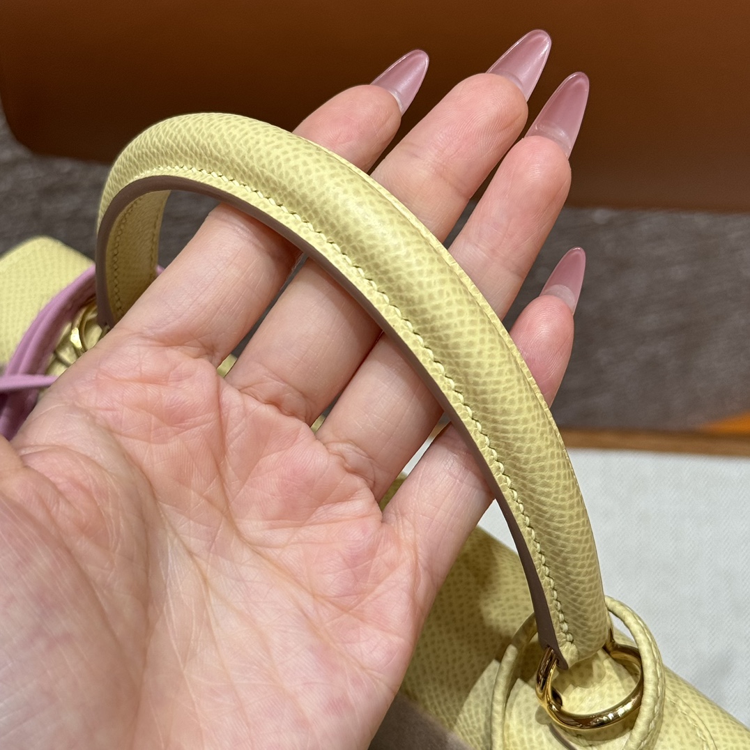 Hermès Kelly Handbag in Chick Yellow  Epsom Cowhide Leather, Purely Handcrafted, High-End Customization Edition