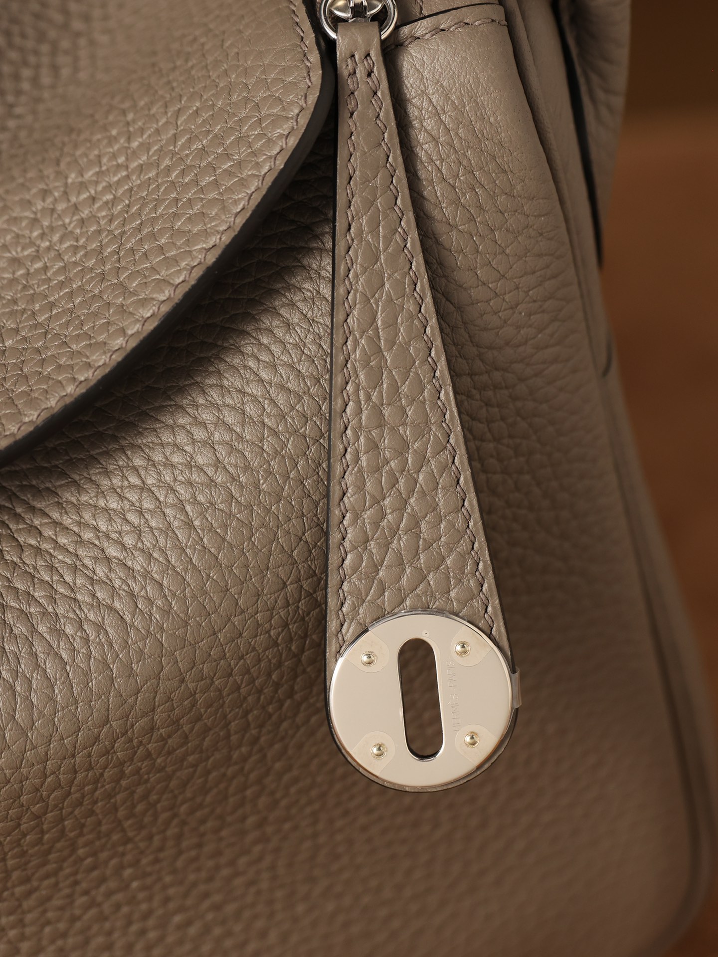 Hermès Lindy in Pewter Grey, crafted with Hermès' exclusive Clemence leather, purely handcrafted, high-end customization edition.