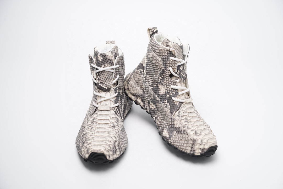 Handcrafted Luxury Private Customization High-Quality South African Python Leather Designer-inspired Sneakers.
