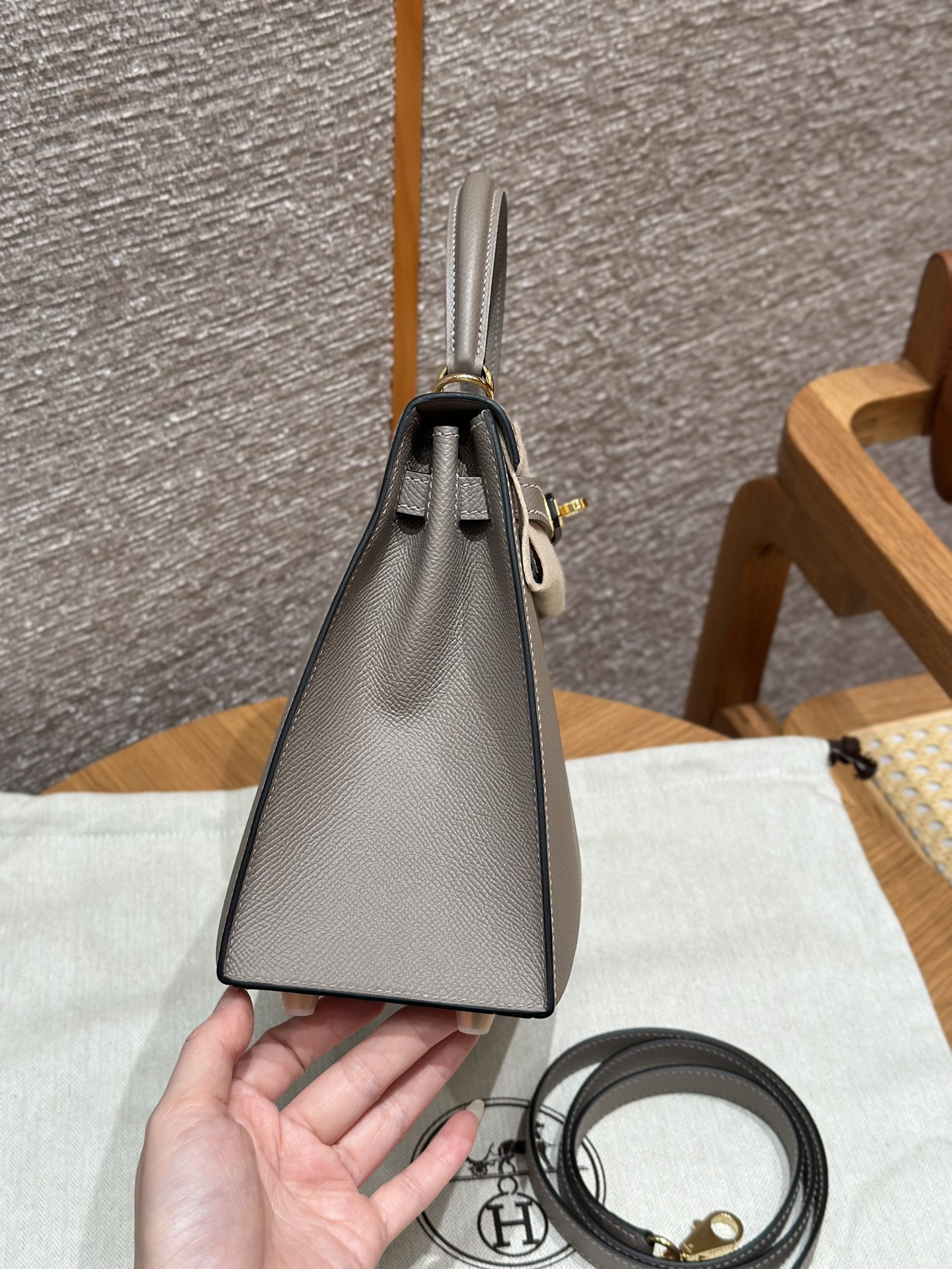 Hermès Kelly Handbag in Asphalt Grey  Epsom Cowhide Leather, Purely Handcrafted, High-End Customization Edition