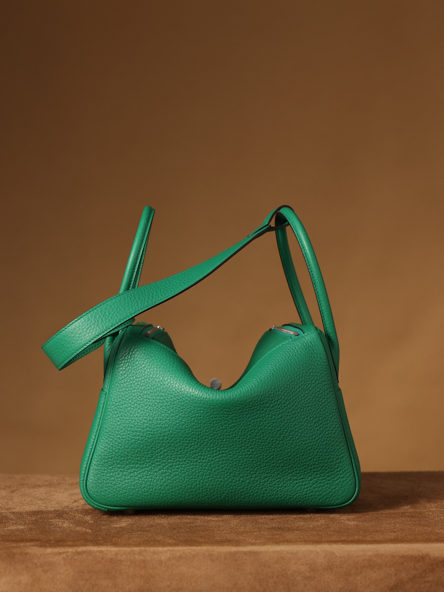 Hermès Lindy in Velvet Green, crafted with Hermès' exclusive Clemence leather, purely handcrafted, high-end customization edition.