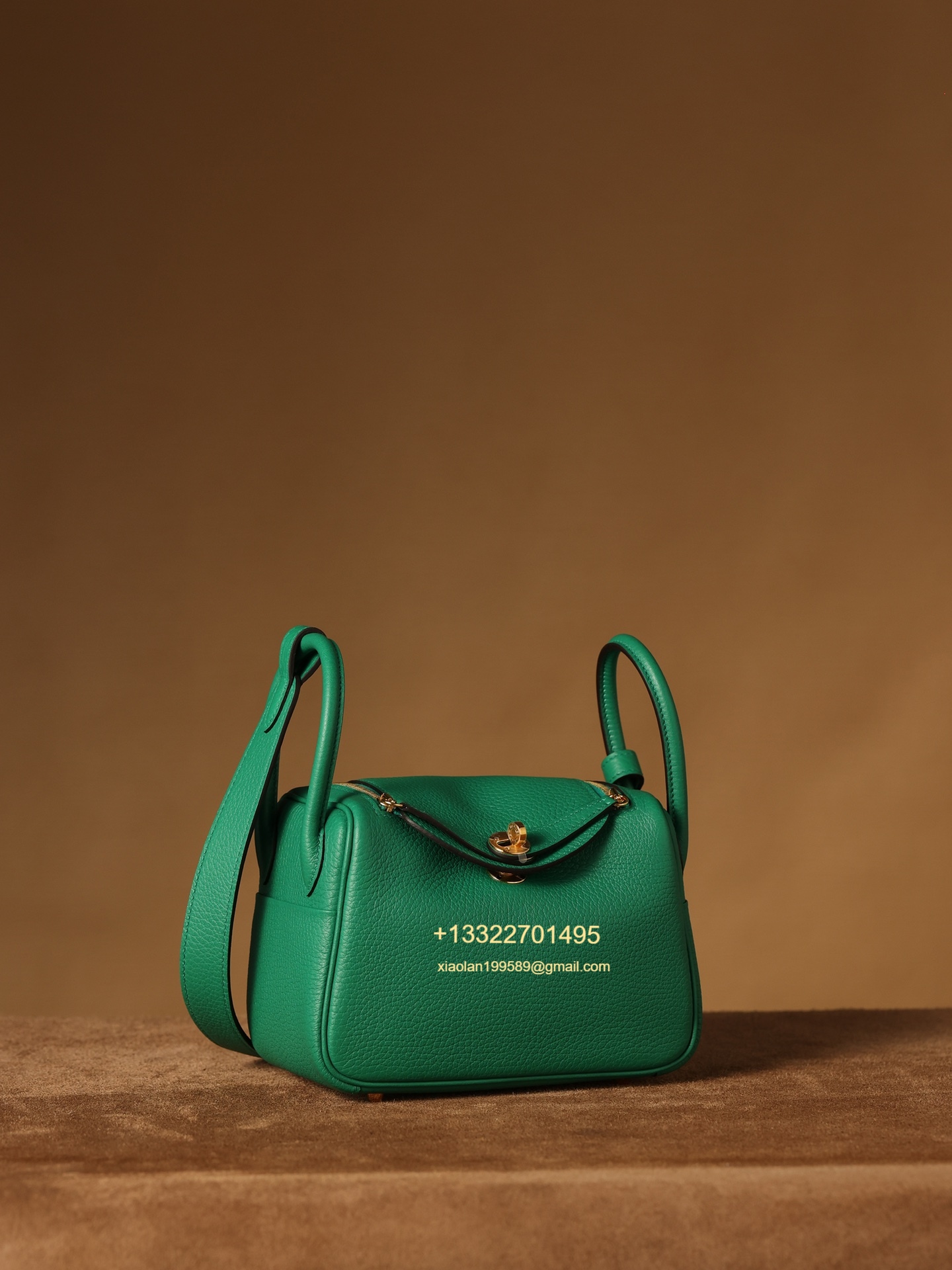 Hermès Lindy Mini 19cm in Velvet Green, crafted with Hermès' exclusive Clemence leather, purely handcrafted, high-end customization edition.