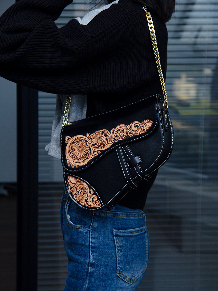 New Chinese-style Leather Carved Saddle Bag, Luxury Niche Women's Crossbody Bag, Genuine Leather, Trendy and Unique Shoulder Backpack.