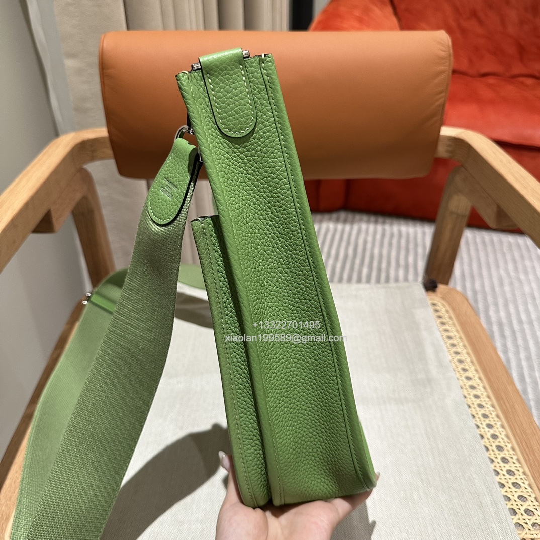 Hermès Evelyne Bag in Clemence Leather, Premium Handcrafted Customization – Avocado Green.
