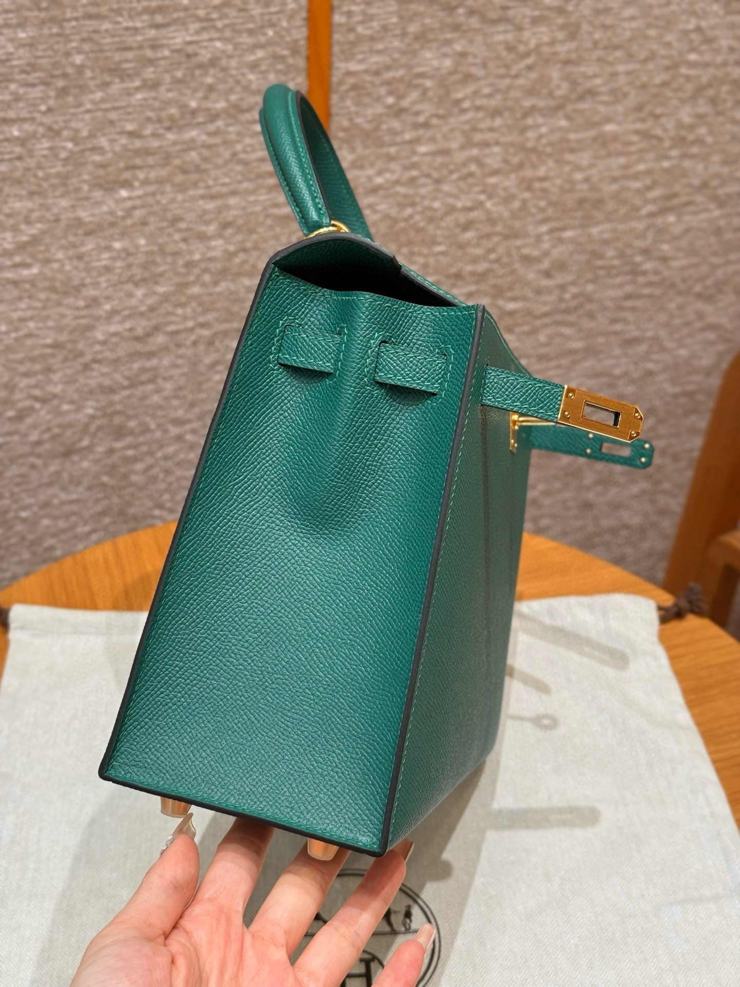 Hermès Kelly Handbag in  Peacock Green Epsom Cowhide Leather, Purely Handcrafted, High-End Customization Edition
