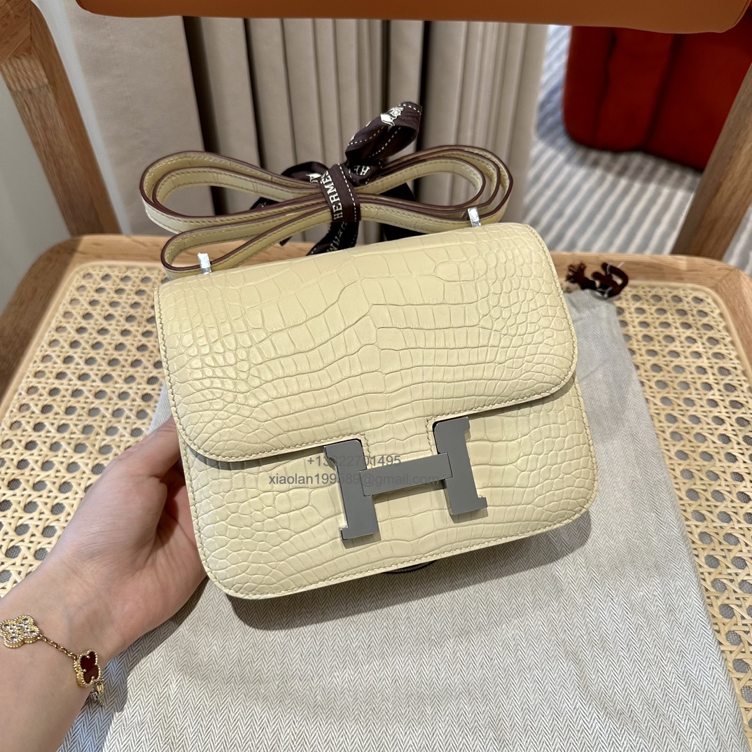 Hermès Constance 18/24cm in Crocodile Leather, Premium Handmade Customization-Vanilla