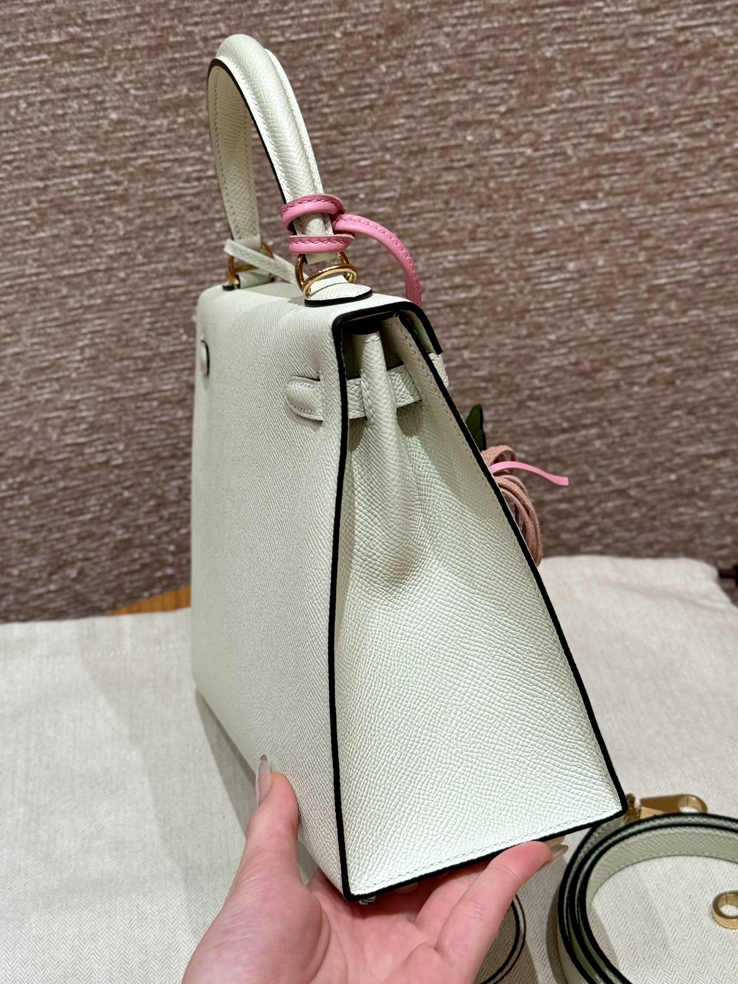 Hermès Kelly Handbag in Vert Fizz  Epsom Cowhide Leather, Purely Handcrafted, High-End Customization Edition