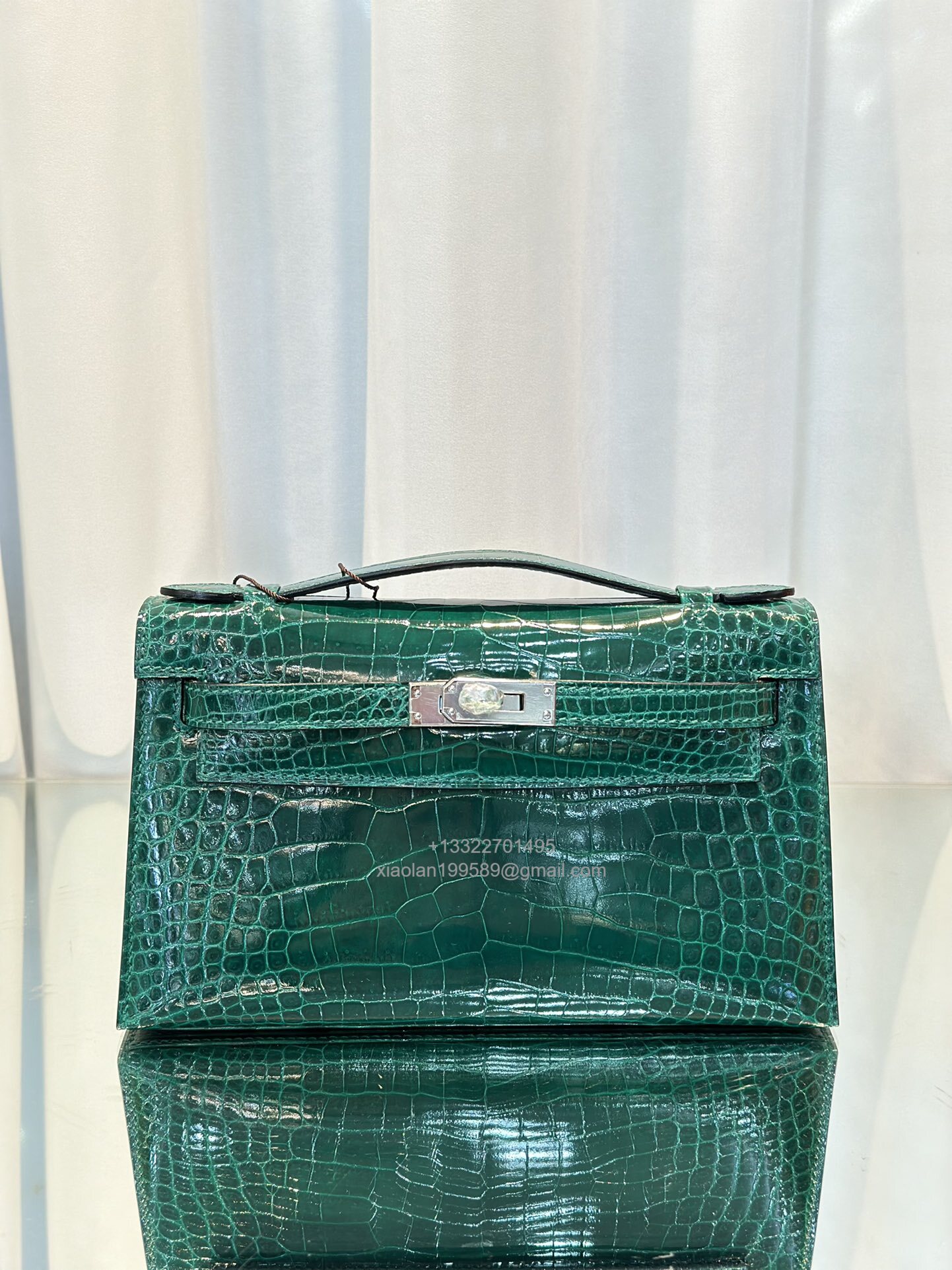 Hermès Kelly Pochette Clutch Bag Shiny Crocodile Leather . Fully Handmade Premium Customization – Jade Green