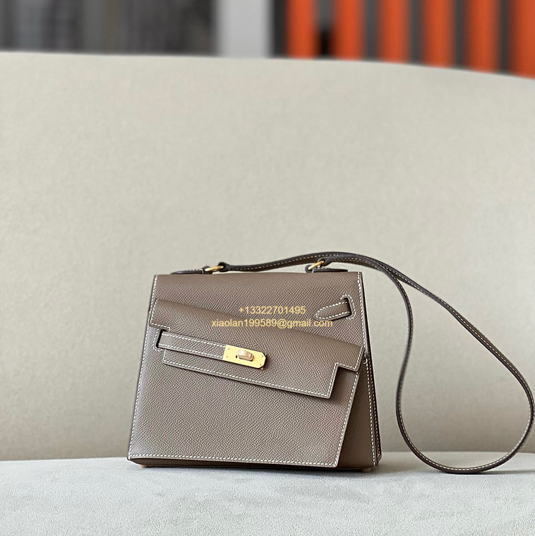 Hermès Mini Kelly 20 Sellier en Désordre Bag in Epsom Leather, Fully Hand-stitched with Beeswax Thread, Color: Elephant Grey.