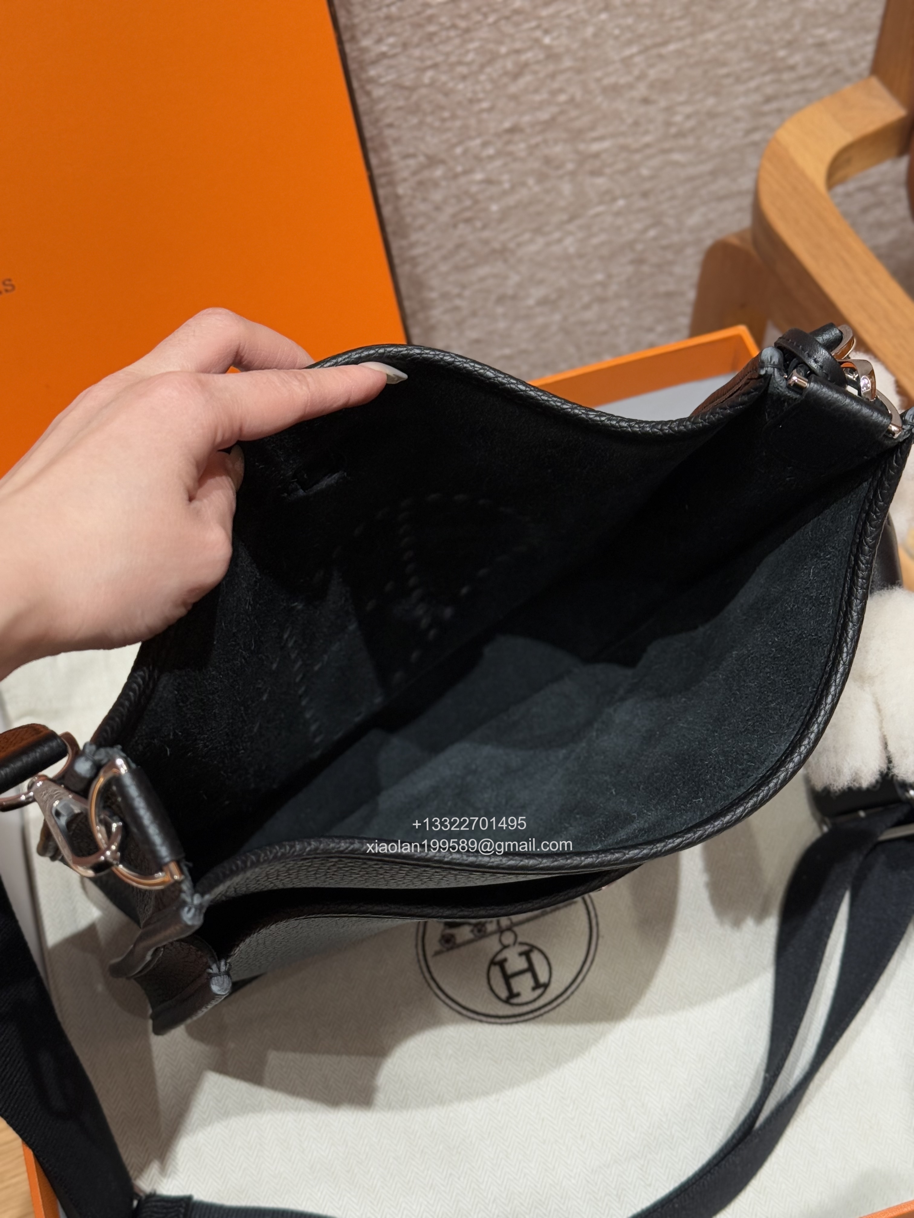 Hermès Evelyne Bag in Clemence Leather, Premium Handcrafted Customization – Black.