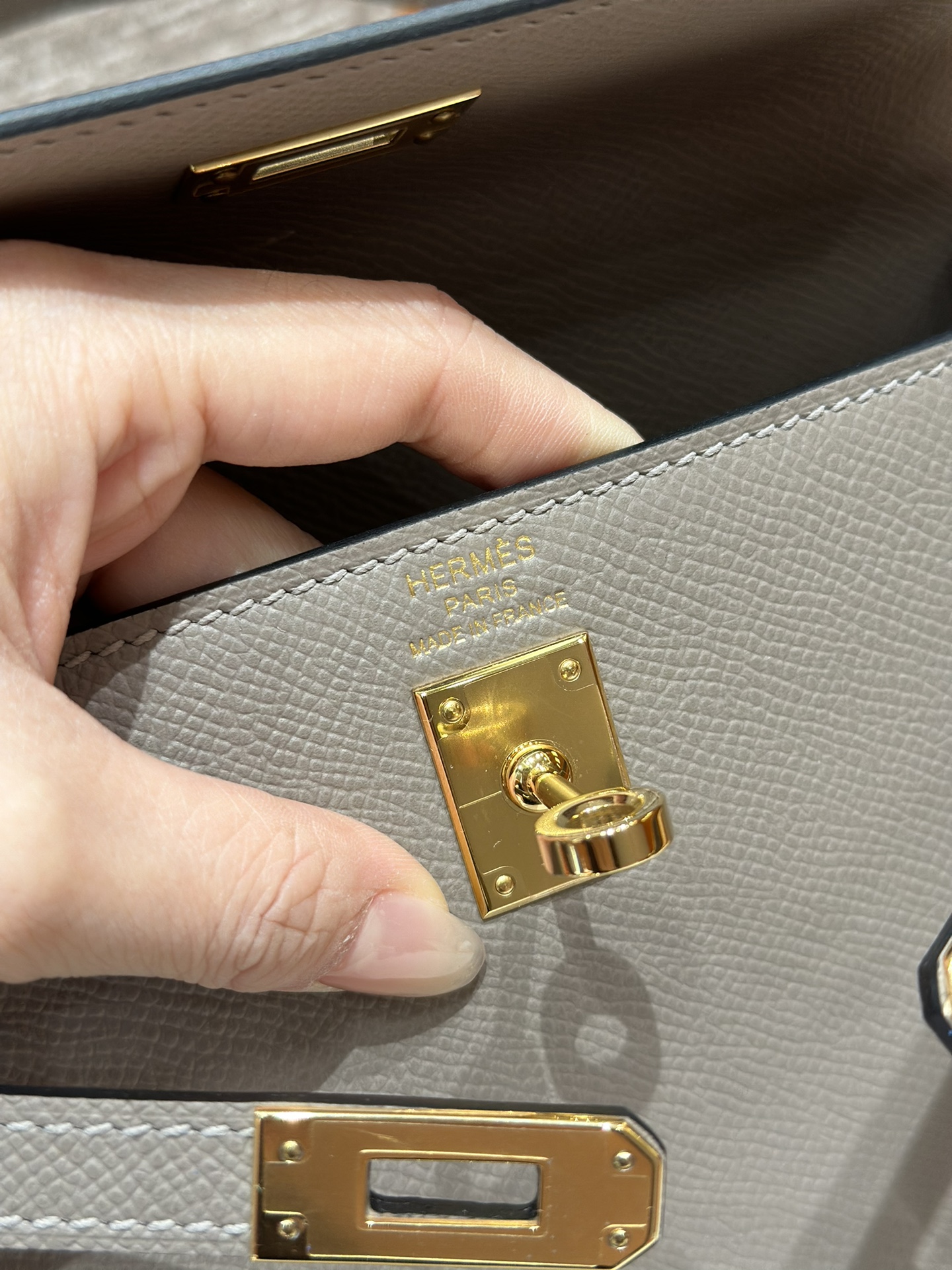 Hermès Kelly Handbag in Asphalt Grey  Epsom Cowhide Leather, Purely Handcrafted, High-End Customization Edition