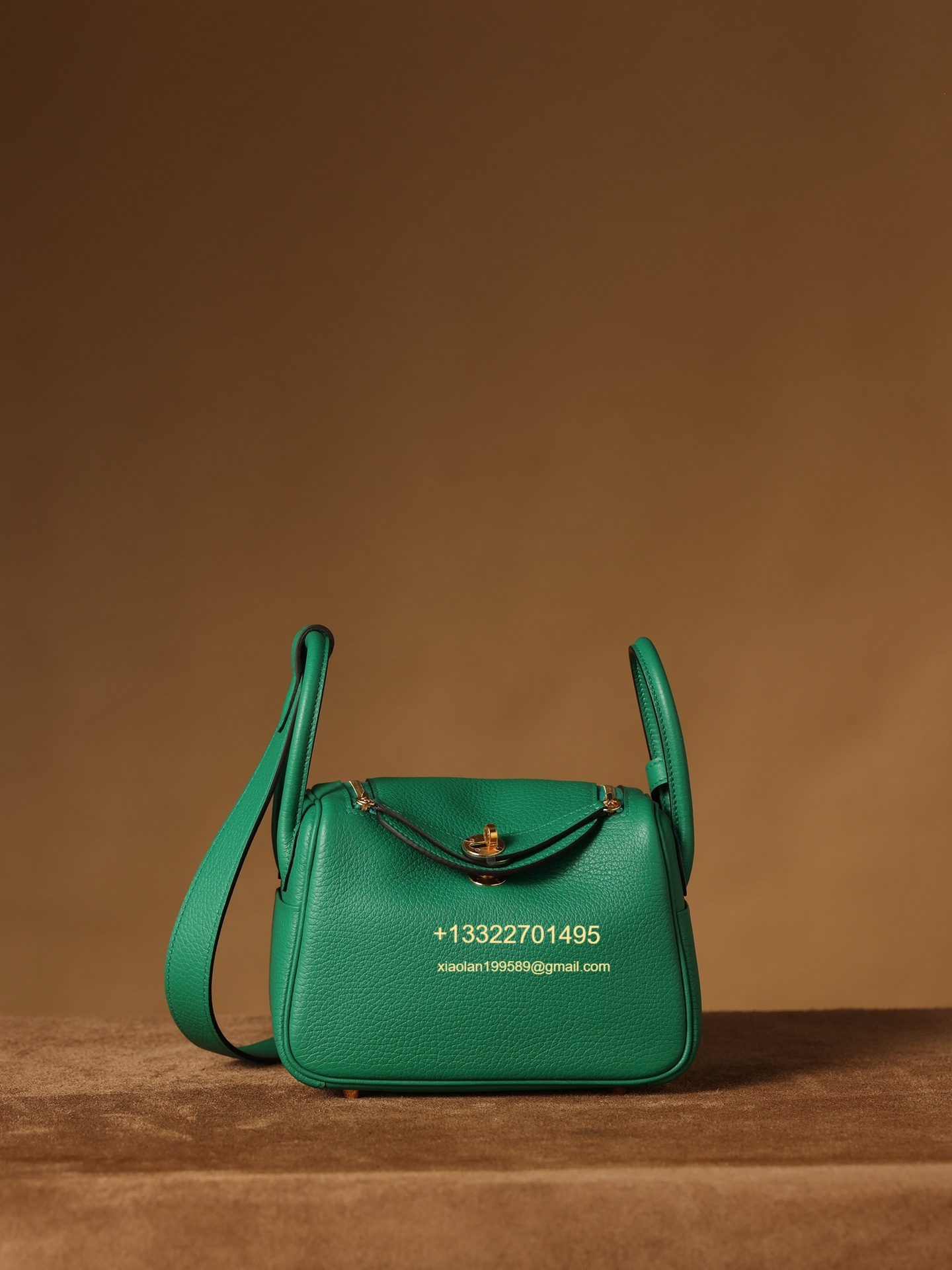 Hermès Lindy Mini 19cm in Velvet Green, crafted with Hermès' exclusive Clemence leather, purely handcrafted, high-end customization edition.