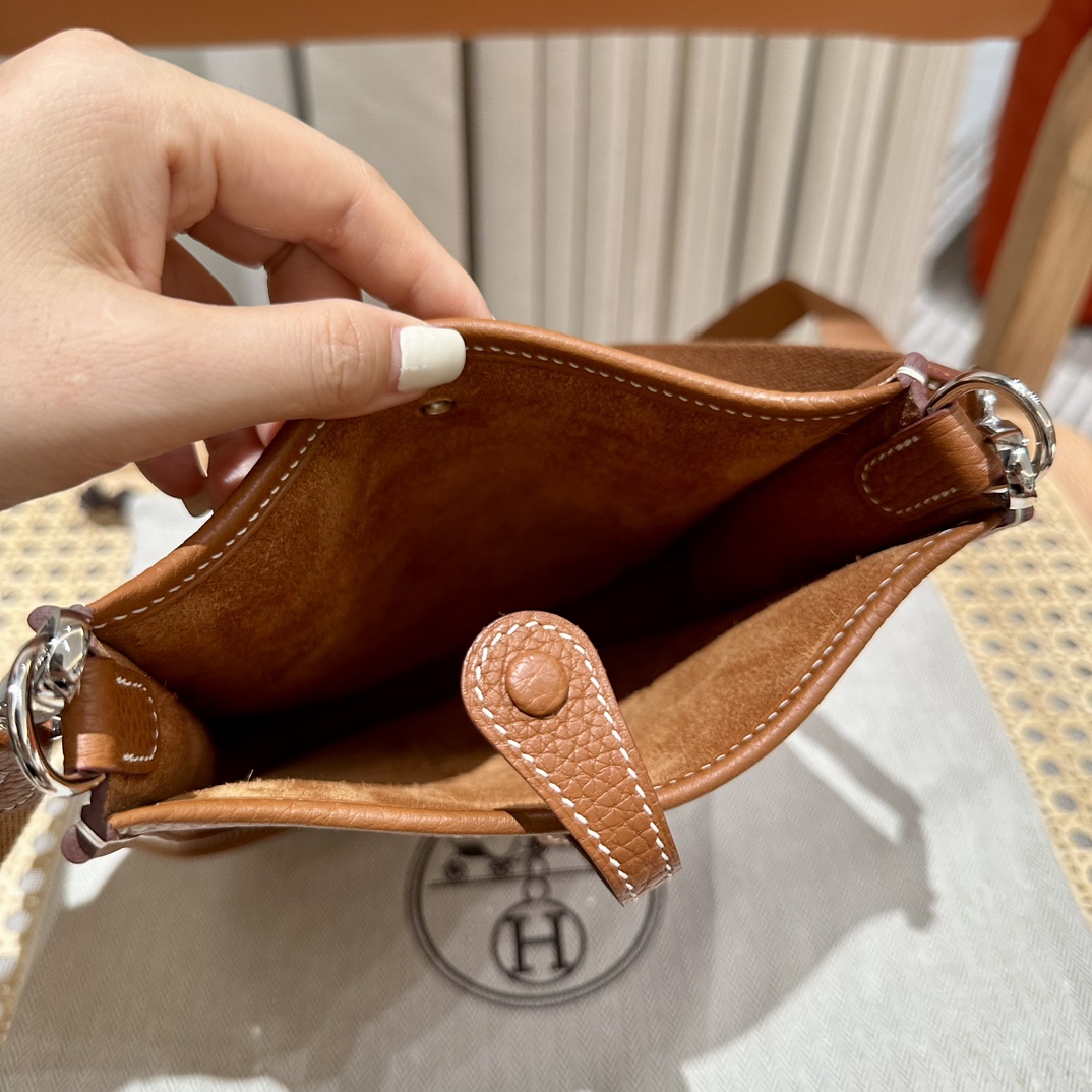 Hermès Evelyne mini Bag in Clemence Leather, Premium Handcrafted Customization-Gold Brown