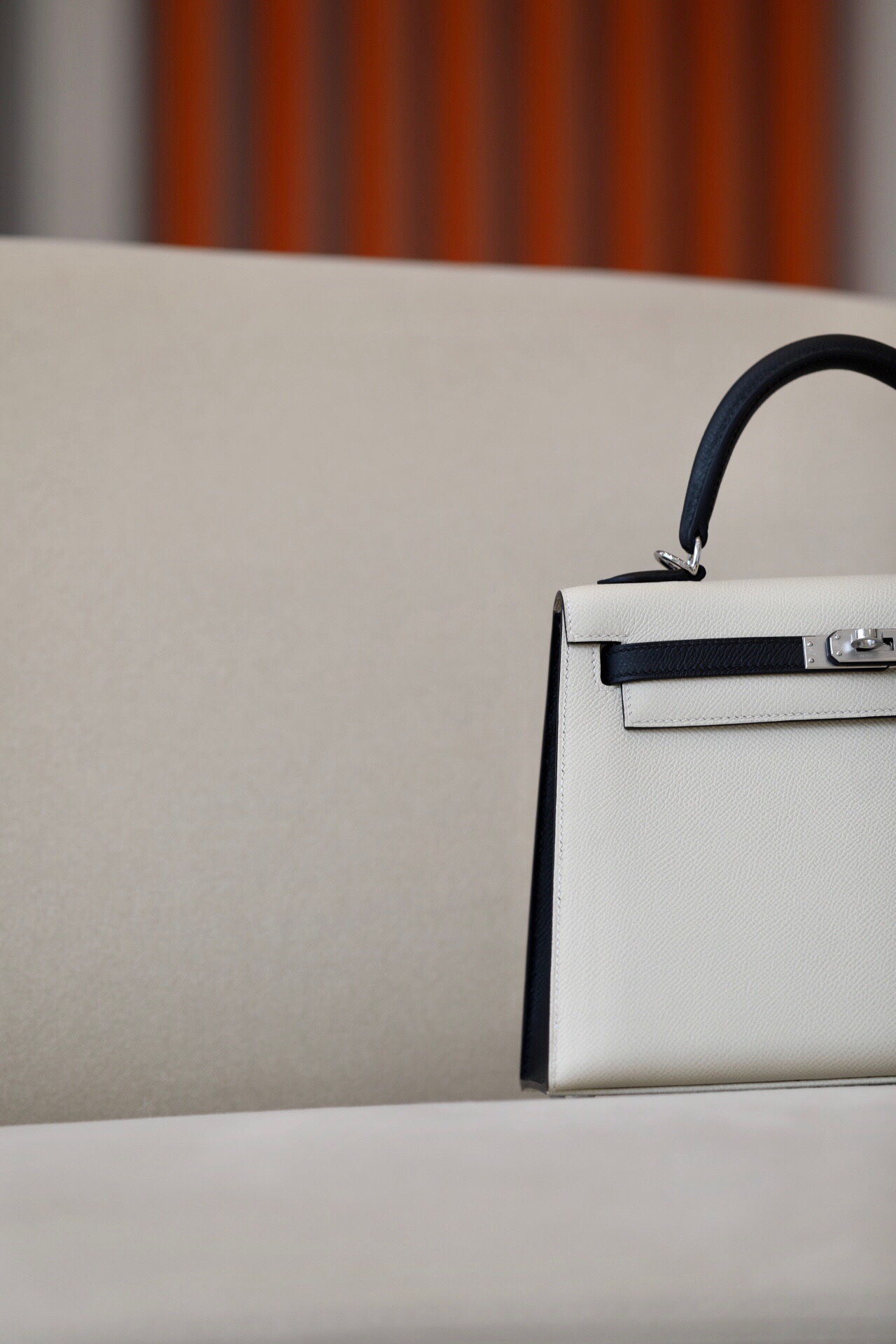 Hermès Kelly 25/28/32cm in Epsom leather, fully hand-stitched with waxed thread, customized in color-block design.