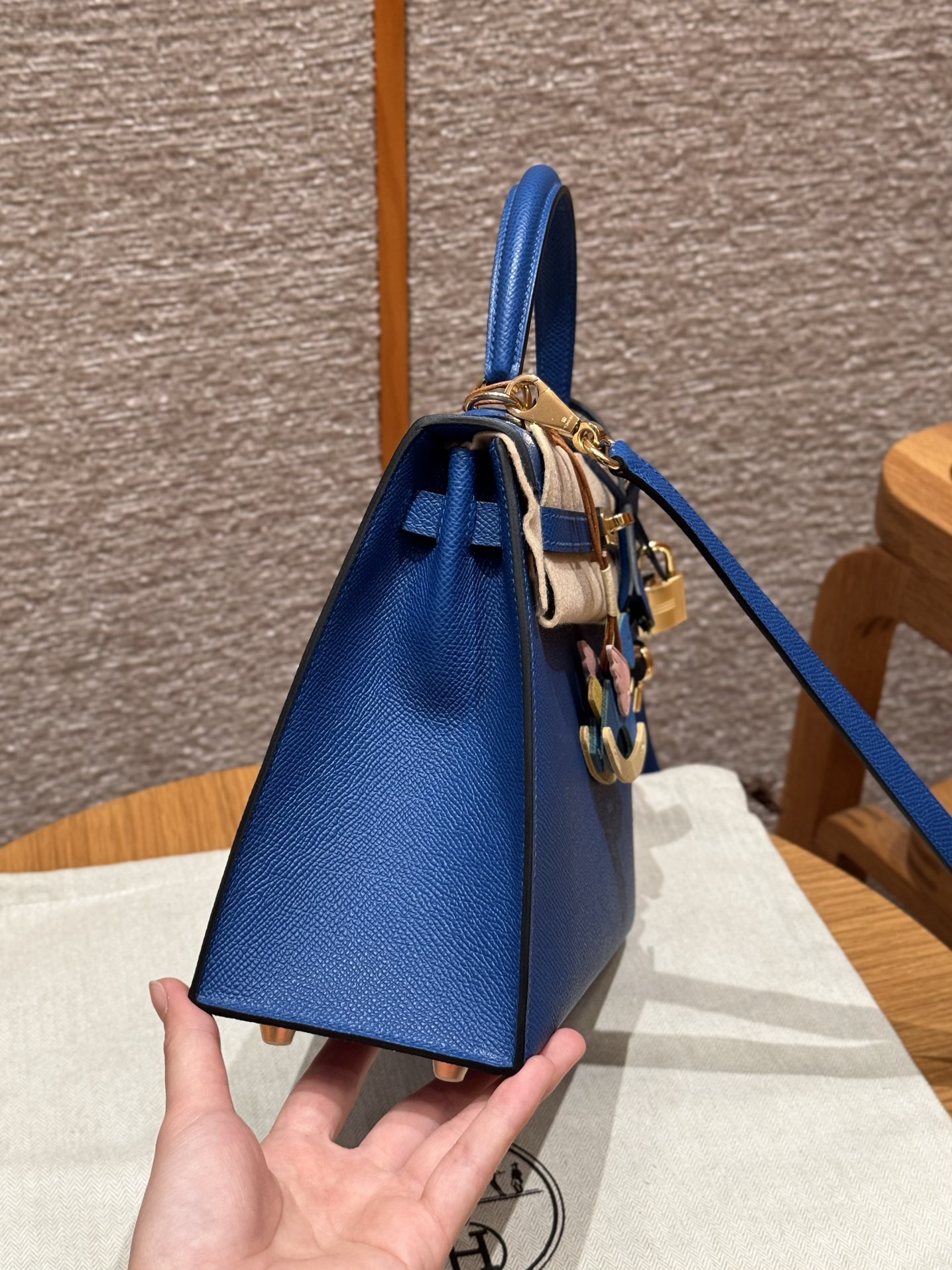 Hermès Kelly Handbag in  French Blue Epsom Cowhide Leather, Purely Handcrafted, High-End Customization Edition