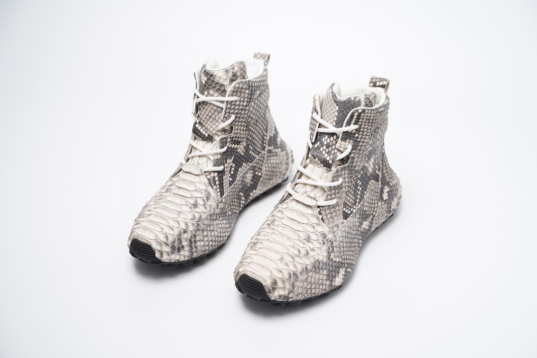 Handcrafted Luxury Private Customization High-Quality South African Python Leather Designer-inspired Sneakers.