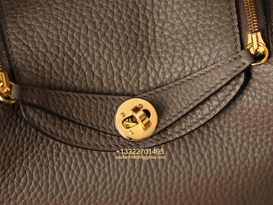 Hermès Lindy Mini 19cm in Pewter Grey, crafted with Hermès' exclusive Clemence leather, purely handcrafted, high-end customization edition.