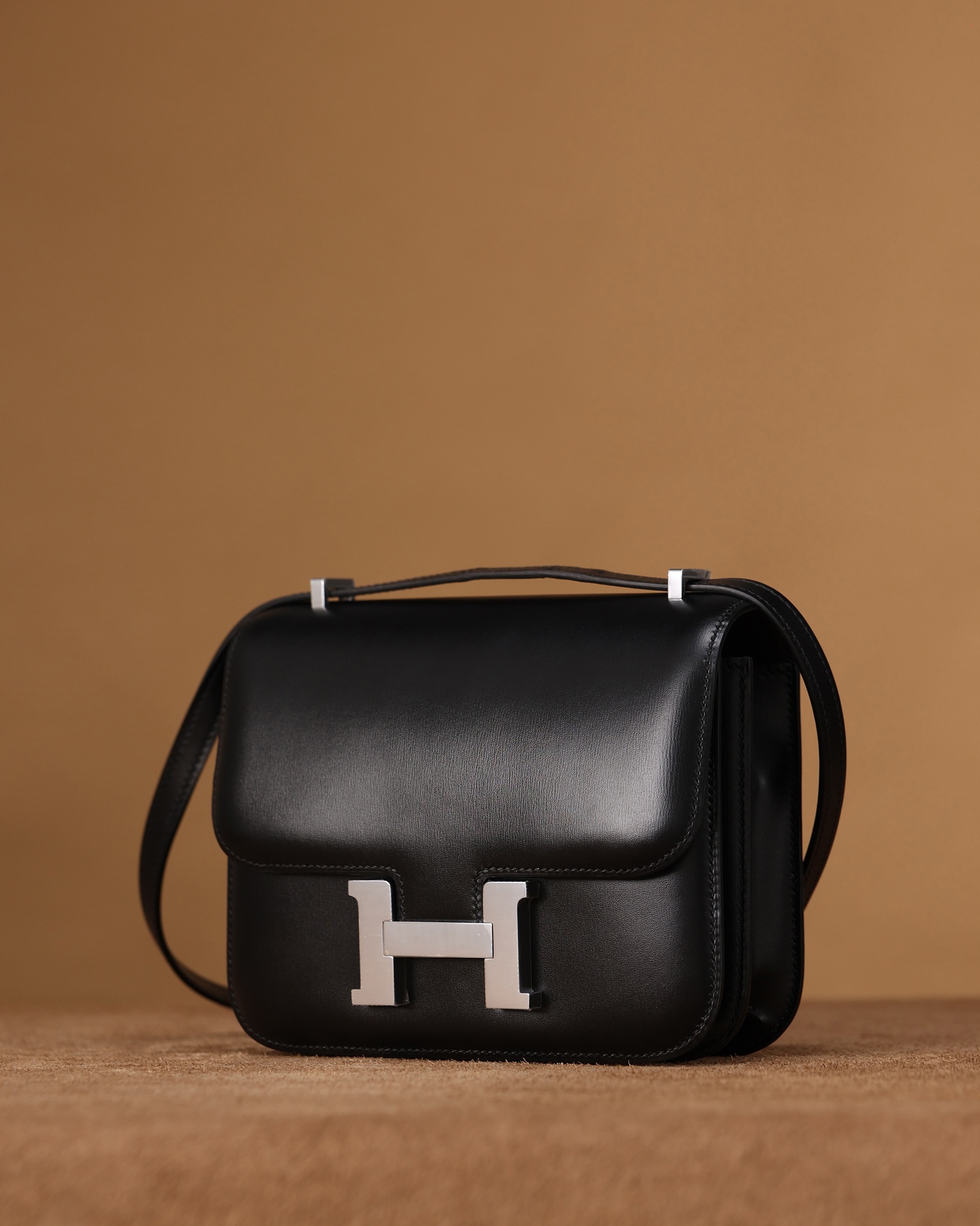 Hermès Constance 18/24 in Black BOX leather, purely handcrafted, high-end customization edition.