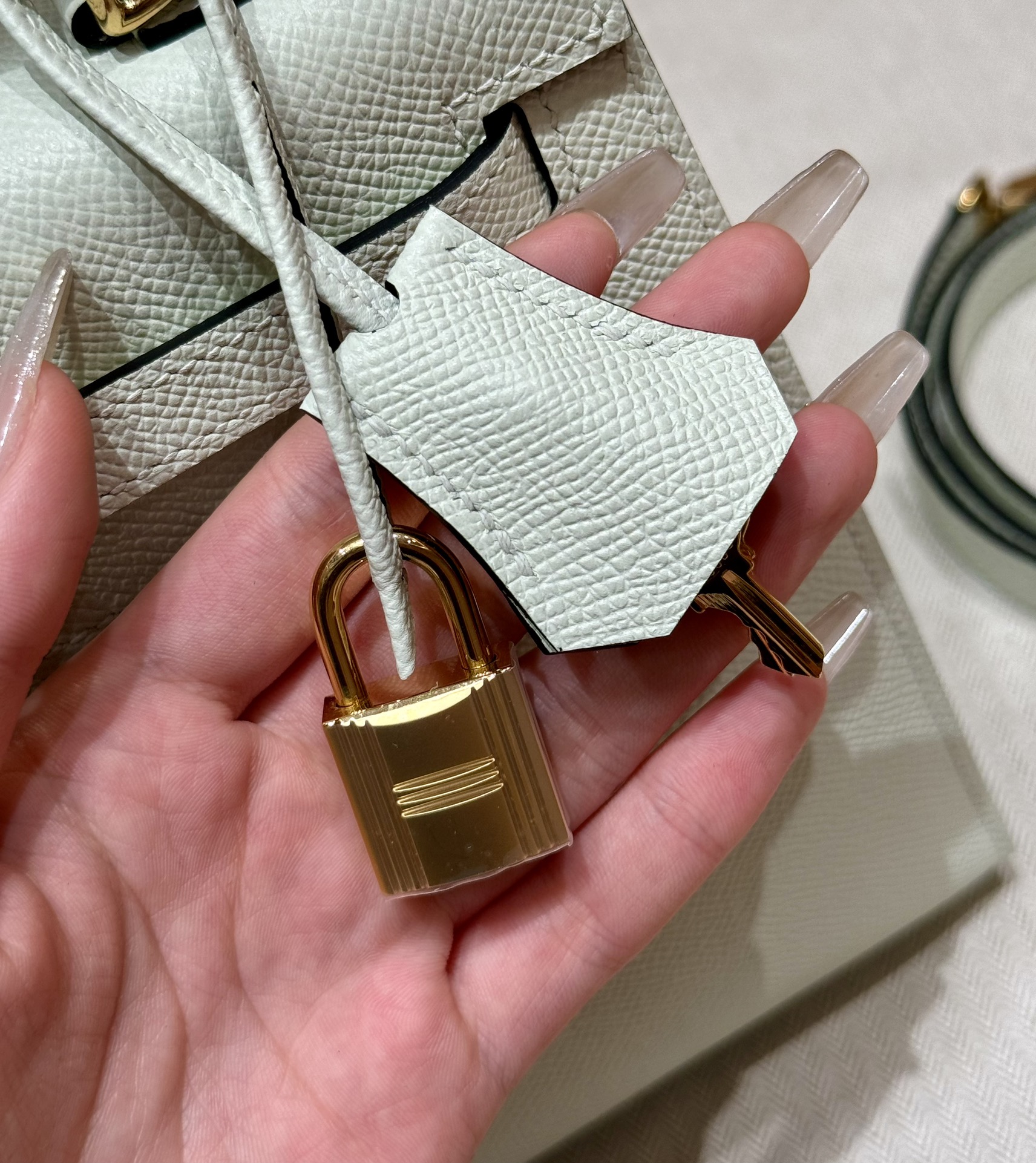 Hermès Kelly Handbag in Vert Fizz  Epsom Cowhide Leather, Purely Handcrafted, High-End Customization Edition