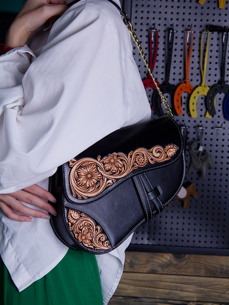 New Chinese-style Leather Carved Saddle Bag, Luxury Niche Women's Crossbody Bag, Genuine Leather, Trendy and Unique Shoulder Backpack.